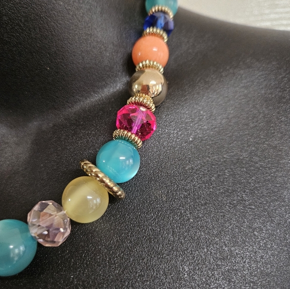 Jules b. Colorful Beaded Necklace.. Beautiful - Picture 4 of 6